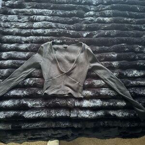 LA Luxe Stylish Gray Long Sleeve Crop Top